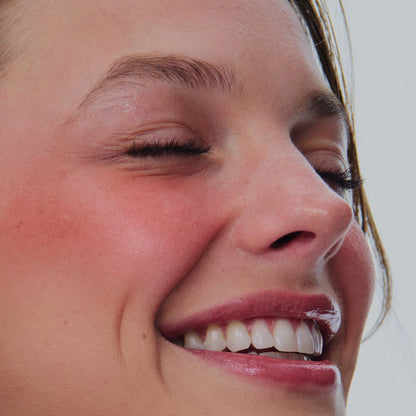 rhode pocket blush "freckle"